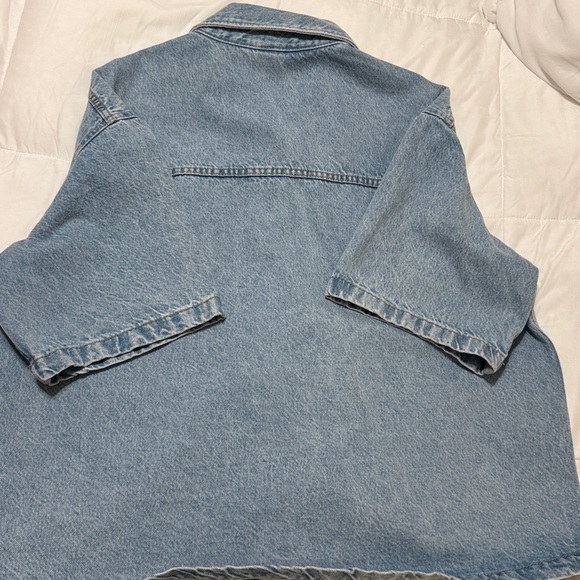 H&M SHORT SLEEVE OVERSIZED DENIM SHIRT - Picture 9 of 9